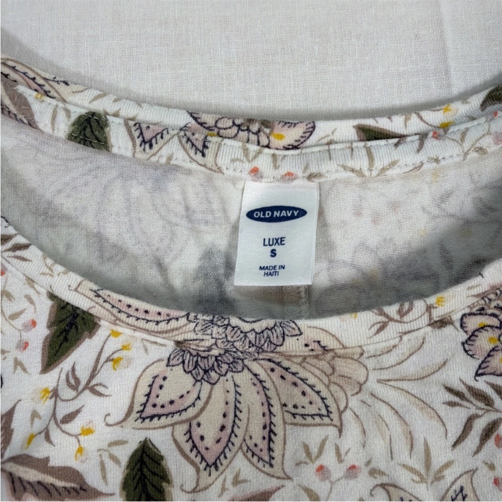 OLD NAVY Women’s Flowy Floral Print Tank Top. S - Picture 9 of 10
